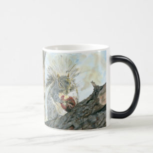 Eichhörnchen mit verwandelnder Tasse Apples