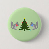 Eichhörnchen mit Weihnachtsbaum Button (Vorderseite)
