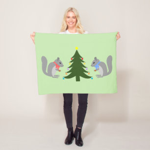 Eichhörnchen mit Weihnachtsbaum Fleecedecke