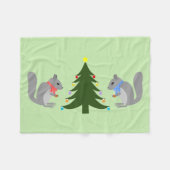 Eichhörnchen mit Weihnachtsbaum Fleecedecke (Vorderseite (Horizontal))