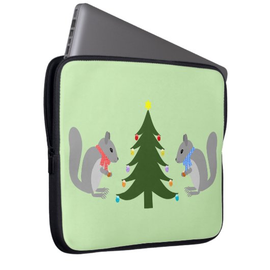 Eichhörnchen mit Weihnachtsbaum Laptopschutzhülle (Vorne Rechts)