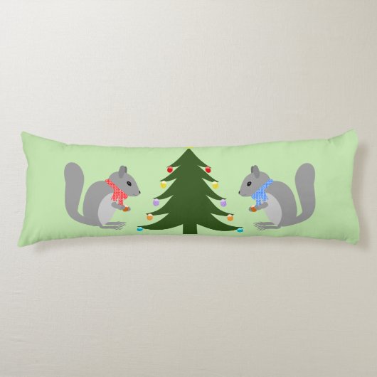 Eichhörnchen mit Weihnachtsbaum Seitenschläferkissen (Vorderseite)