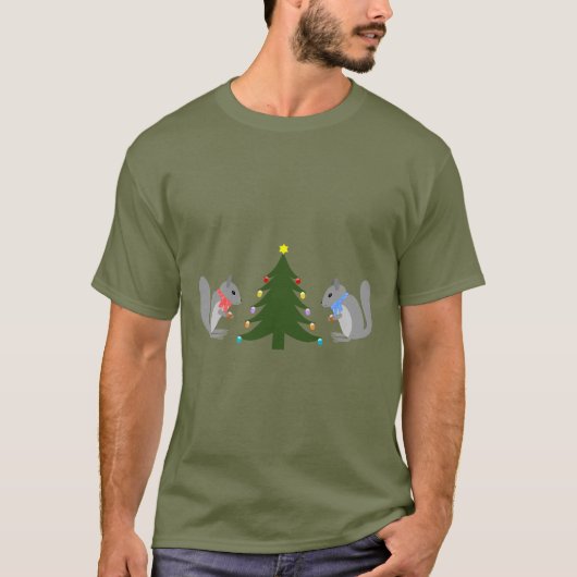 Eichhörnchen mit Weihnachtsbaum T-Shirt (Vorderseite)