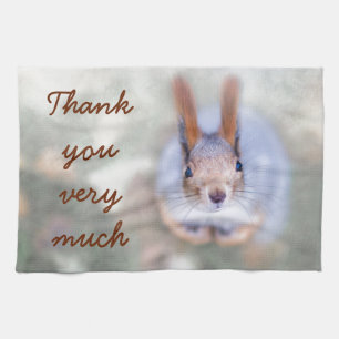 Eichhörnchen sieht dich von unten nach oben an geschirrtuch