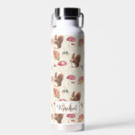 Eichhörnchen & Toadstools Herbstmuster Personalisi Trinkflasche<br><div class="desc">Niedliches Eichhörnchen in Aquarellfarbe,  Toasthocker und Herbstblätter.</div>