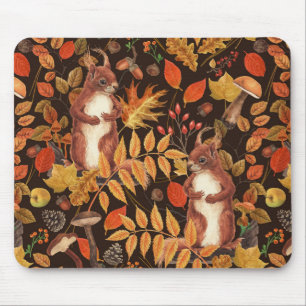 Eichhörnchen und Flora in dunkelbraun Mousepad