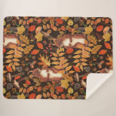 Eichhörnchen und Flora in dunkelbraun Sherpadecke (Vorderseite (Horizontal))