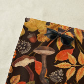 Eichhörnchen und Flora in dunkelbraun Strandtuch (Beispiel)