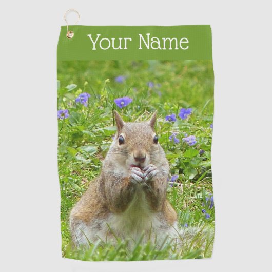 Eichhörnchen unter wilden Violetten Golfhandtuch (Vorderseite)