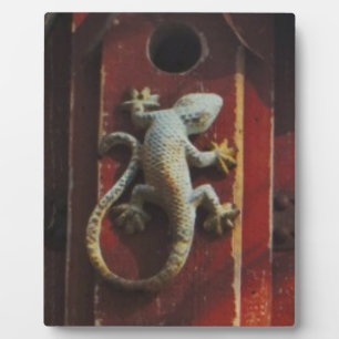 Eidechse aus abgetragenem Holz Fotoplatte