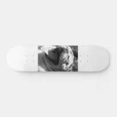 Eidechsen-Mops Skateboard (Horizontal)