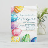 Eier auf Holzfußböden Ostereier Jagd Einladung (Stehend Vorderseite)