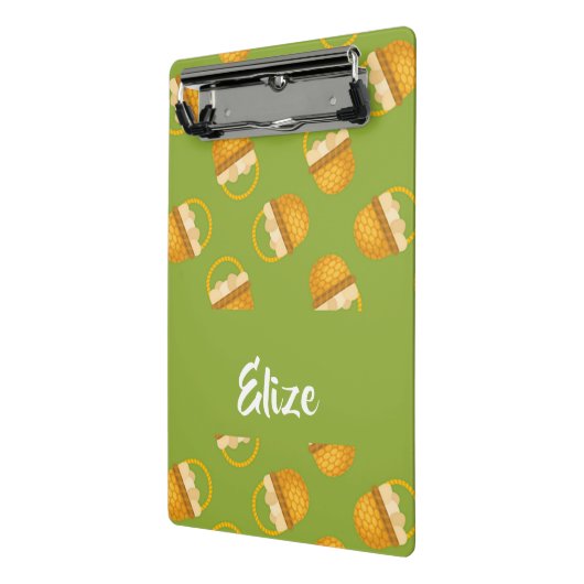 Eier in braunem Korb auf grün Mini Klemmbrett (Gewinkelt2)