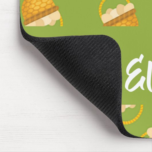 Eier in braunem Korb auf grün Mousepad (Ecke)