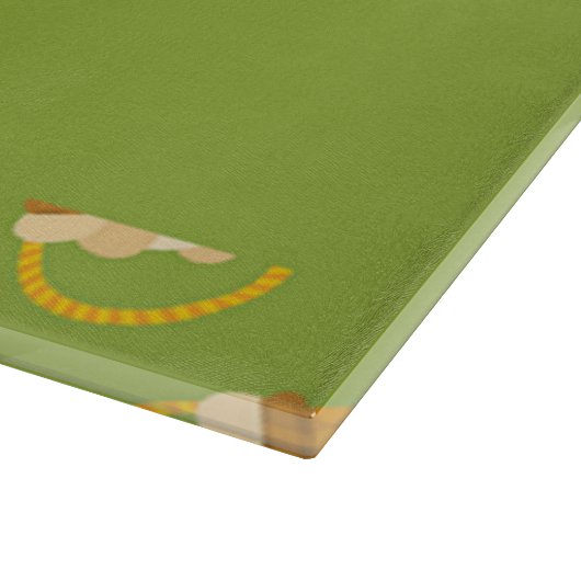 Eier in braunem Korb auf grün Schneidebrett (Ecke)