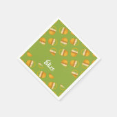 Eier in braunem Korb auf grün Serviette (Ecke)