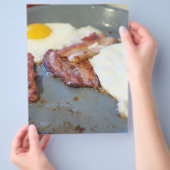 Eier mit gebratener Seite (Hand)