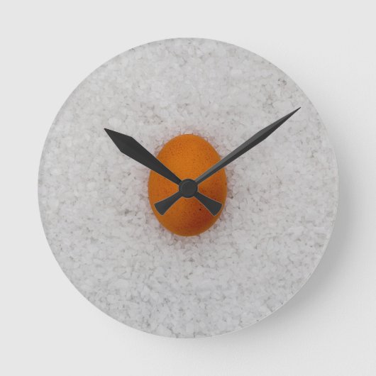 Eier mit Salz Runde Wanduhr (Vorderseite)