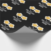 Eierkeller Vision Funny Egg Pun Dark BG Geschenkpapier (Ecke)