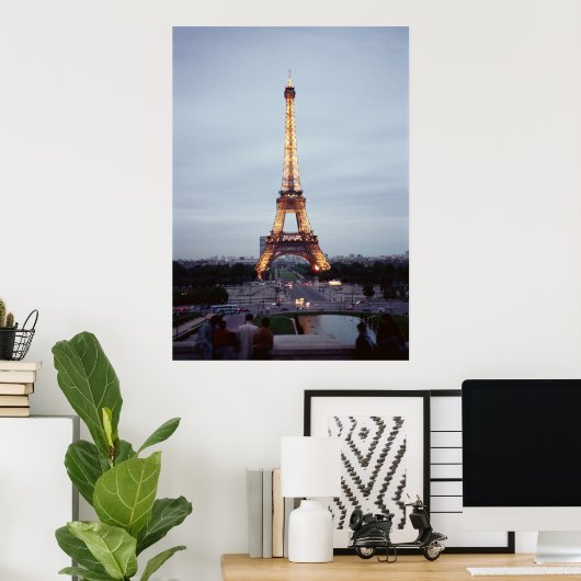 Eiffel Tower at Dusk Poster (Heimbüro)