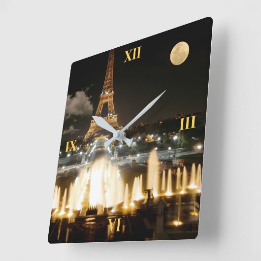 Eiffel Tower at Night Quadratische Wanduhr (Winkel)