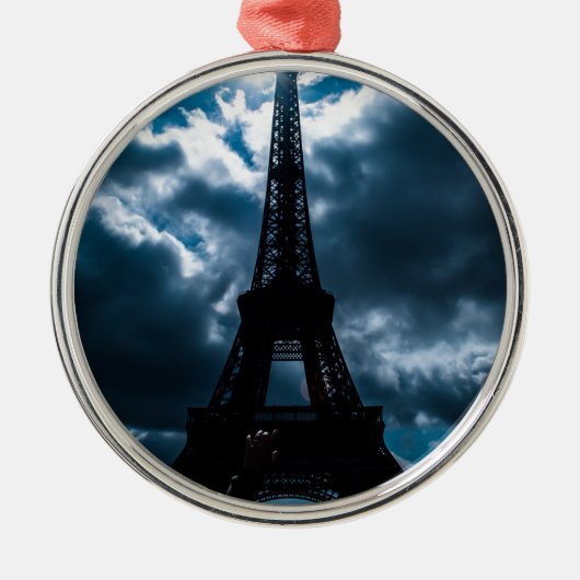 Eiffel Tower Blue Night Silbernes Ornament (Vorne)