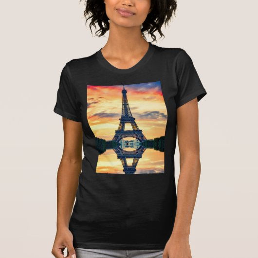 Eiffel Tower Paris Abend European Travel T-Shirt (Vorderseite)