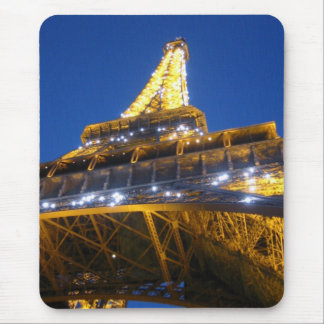 Eiffel-Turm herauf nahes - besonders angefertigt Mousepad