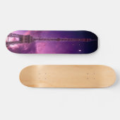 Eiffelturm im Sonnenscheinhimmel Skateboard (Horizontal)