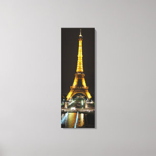 Eiffelturm in der nächtlichen Leinwand