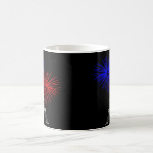 Eiffelturm mit Feuerwerk Kaffeetasse (Mittel)