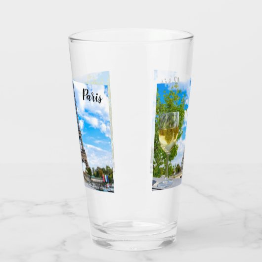 Eiffelturm mit Weißwein Glas (Links)