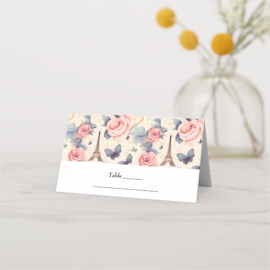 Eiffelturm-Schmetterling und Rose-Muster Hochzeit Platzkarte (Vorderseite)