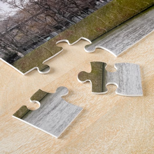 Eiffelturm und Bir-hakeim-Brücke an einem schönen Puzzle (Seite)