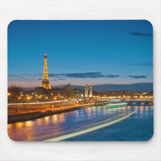 Eiffelturm und Pont Alexandre III nachts Mousepad (Vorne)