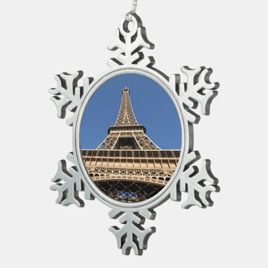 Eiffelturm von Paris in der französischen Tasse Schneeflocken Zinn-Ornament (Rechts)