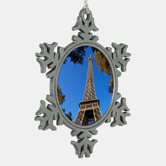 Eiffelturm von Paris in Frankreich Schneeflocken Zinn-Ornament (Links)