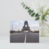 Eiffelturm während der Lockerung des Coronavirus i Postkarte (Stehend Vorderseite)