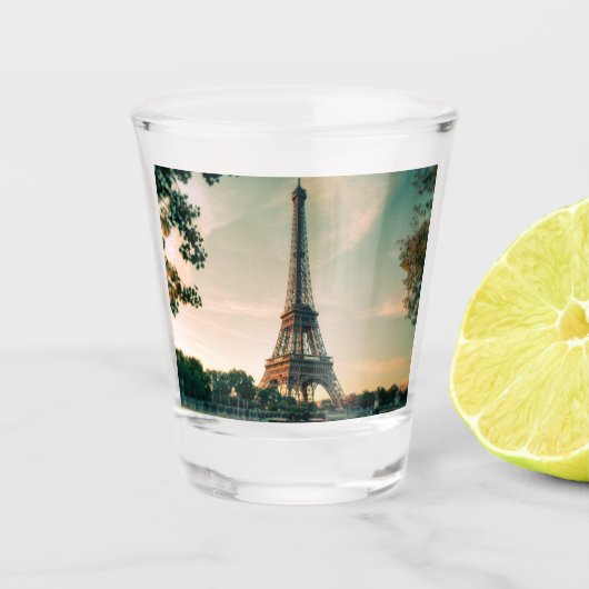 Eiffelturmwerfer Schnapsglas (Vorderseite)