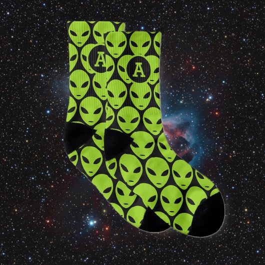 Eigene Monogramm lustig grüne Alien Druckgeschenk Socken