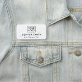 Eigener Name des Logos, weiß oder in einer beliebi Namensschild (Beispiel)