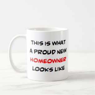 Eigenheimbesitzer, stolzer neuer kaffeetasse