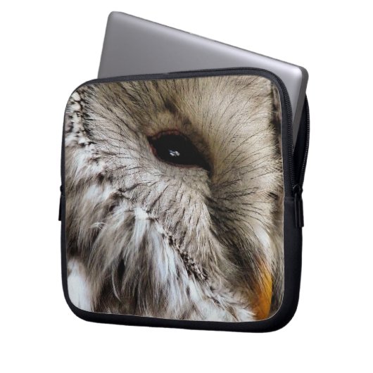 EIGENSCHAFT LAPTOPSCHUTZHÜLLE (Vorderseite Links)