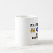 Eigentum des Krankenschwester-trinkenden Teams Kaffeetasse (Mittel)