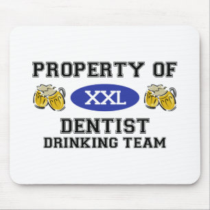 Eigentum des Zahnarzt-trinkenden Teams Mousepad