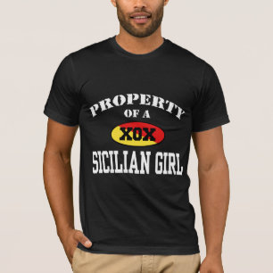 Eigentum eines sizilianischen Mädchens T-Shirt