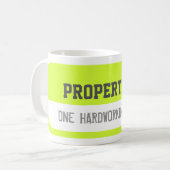 EIGENTUM VON EINER FLEISSIGEN MEDIZINER Gelb-Tasse Kaffeetasse (Vorderseite Links)