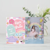 Eight is Great Rainbow Daisy Birthday Einladung (Stehend Vorderseite)