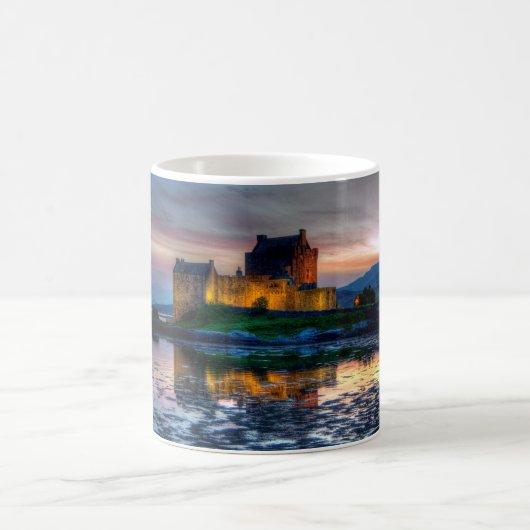 Eilean Donan Castle, schottische Tasse (Mittel)