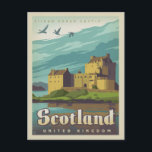 Eilean Donan Castle - Schottland Postkarte<br><div class="desc">Anderson Design Group ist eine preisgekrönte Illustrations- und Designfirma in Nashville,  Tennessee. Der Gründer Joel Anderson leitet ein Team talentierter Künstler,  um originale Posterkunst zu kreieren,  die wie Vintage Werbedrucke von den 1920er bis 1960er Jahren aussieht.</div>